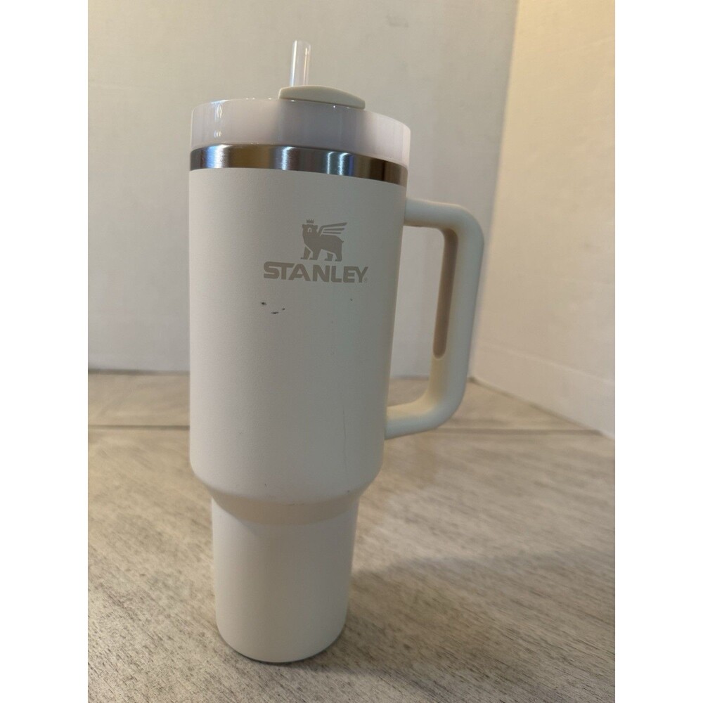 Stanley Quencher H2.0 FlowState Tumbler‎ 40oz 1.18L Ivory White Used